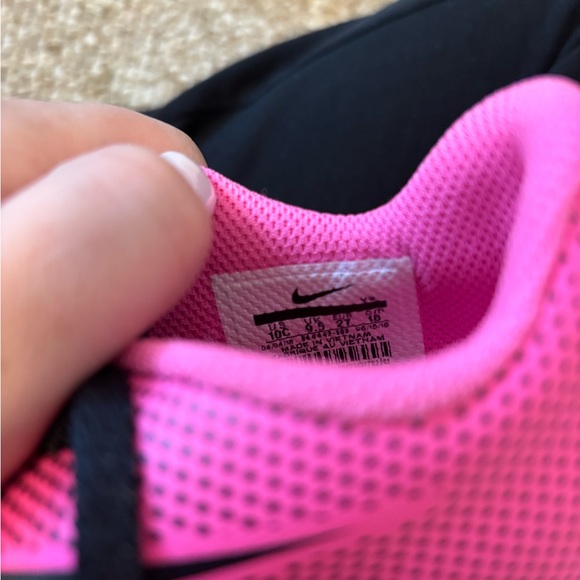 Girls cleats - Picture 2 of 5